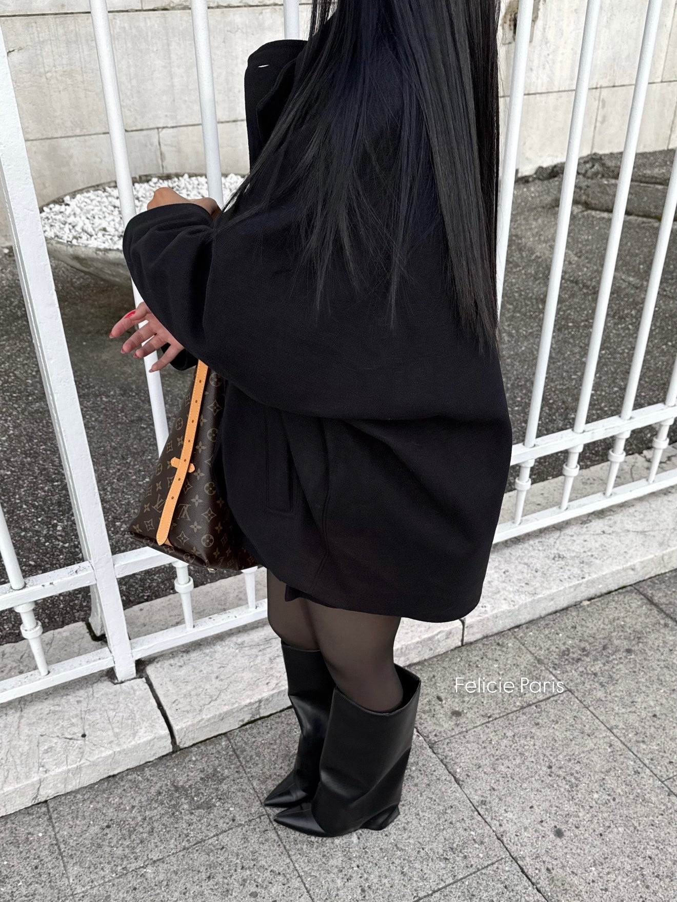 MANTEAU NOIR OVERSIZE